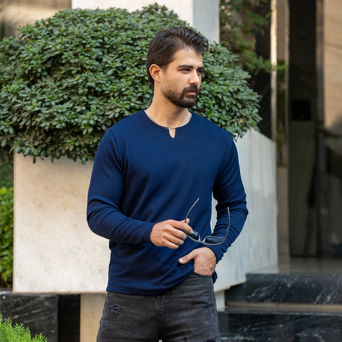 بلوز مردانه سرمه ای یقه کوبایی مدل Etron